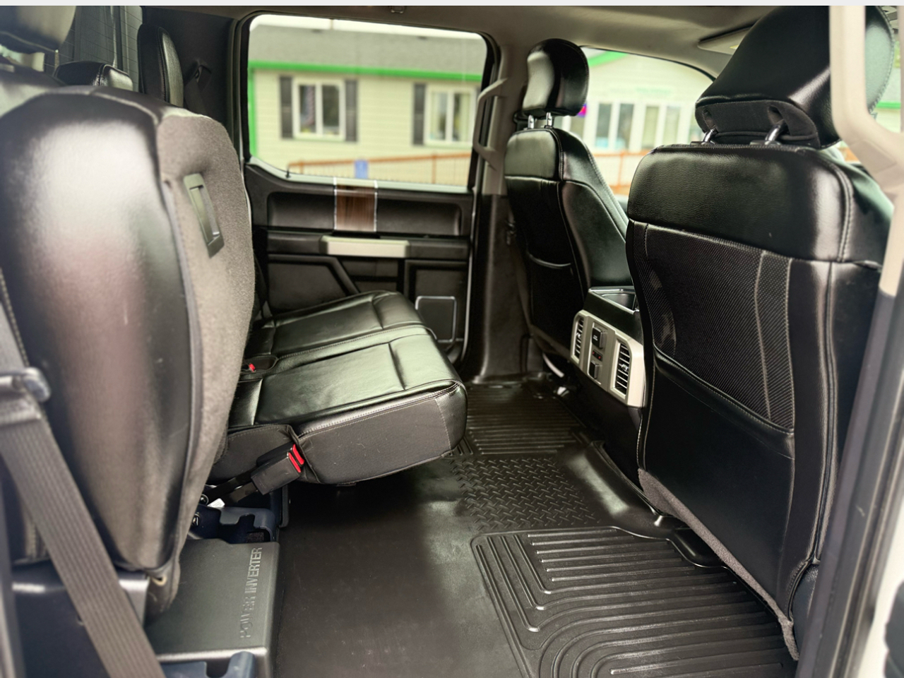 Ford F-150 4WD SuperCrew 157" Lariat w/HD Payload Pkg 2015