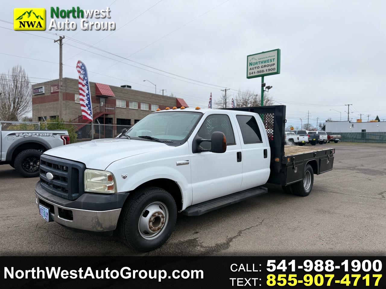 2006 Ford Super Duty F-350 DRW Crew Cab 176" WB 60" CA Lariat