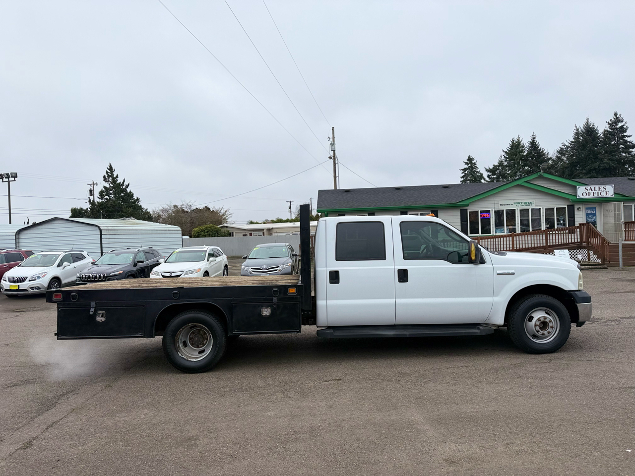Ford Super Duty F-350 DRW Crew Cab 176" WB 60" CA Lariat 2006