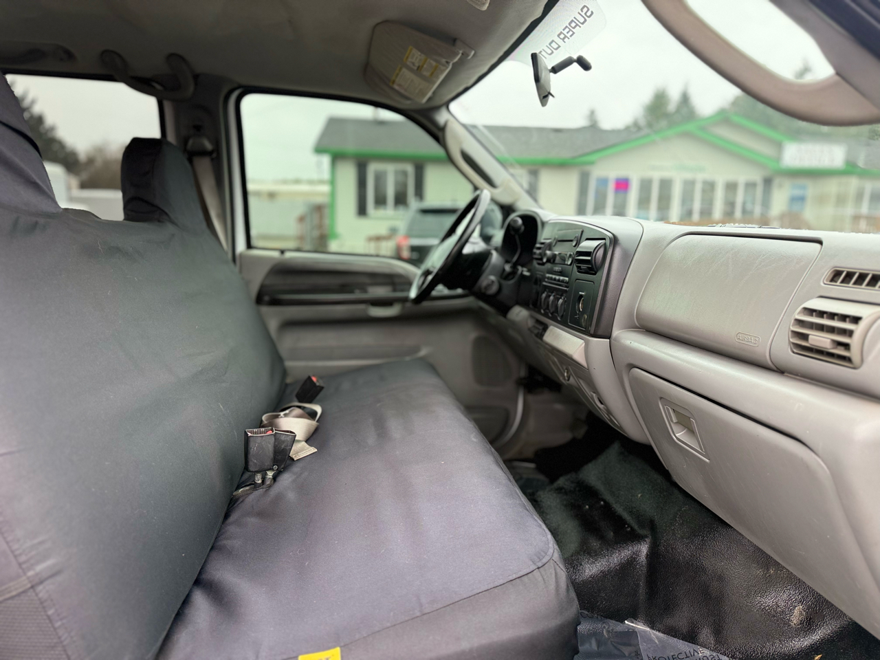 Ford Super Duty F-350 DRW Crew Cab 176" WB 60" CA Lariat 2006