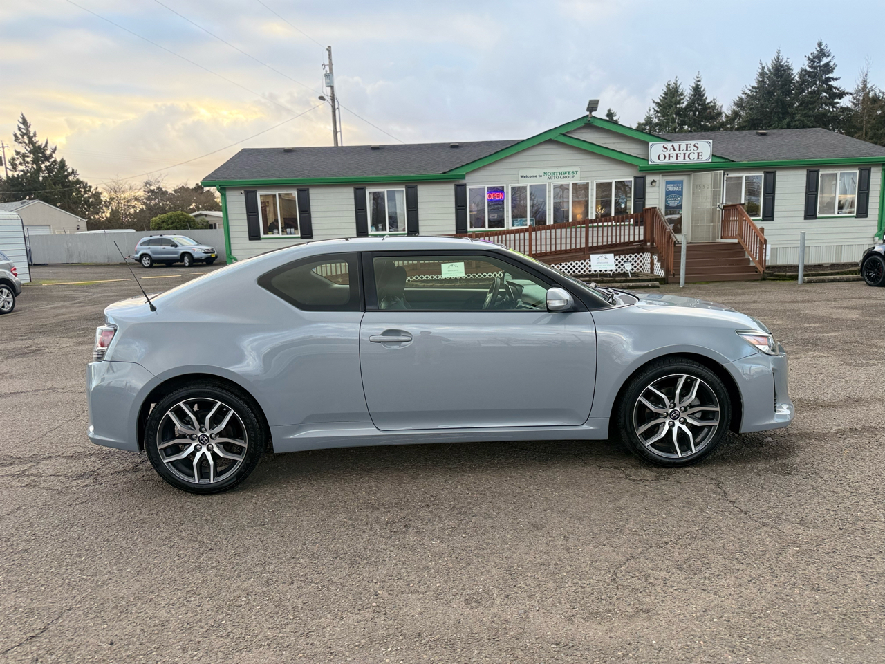 Scion tC 2dr HB Auto (Natl) 2015