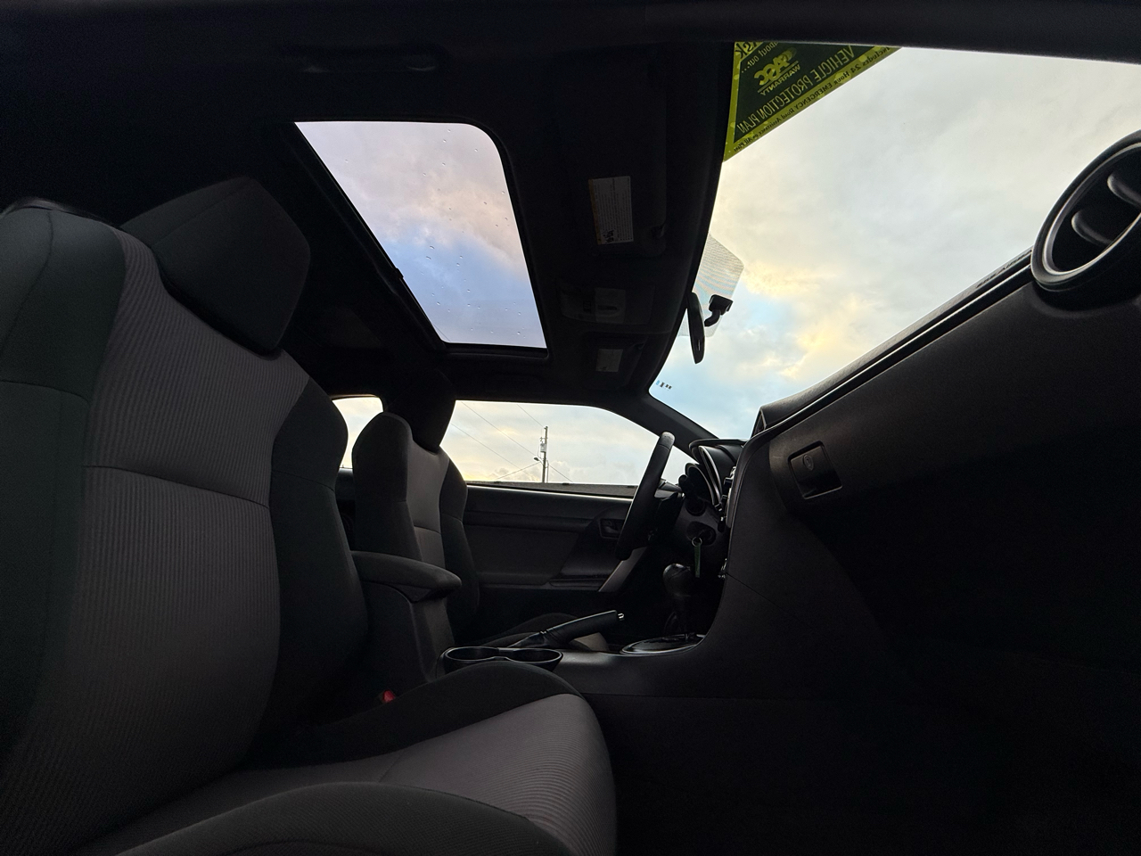 Scion tC 2dr HB Auto (Natl) 2015