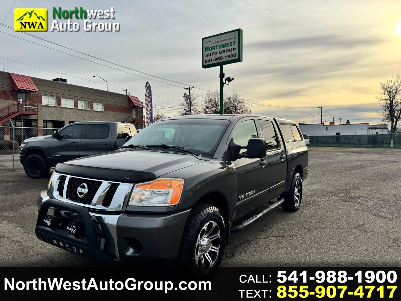 2011 Nissan Titan 4WD Crew Cab SWB SV