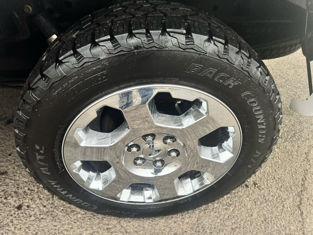 Ford F-150 4WD SuperCrew 145" Lariat 2012