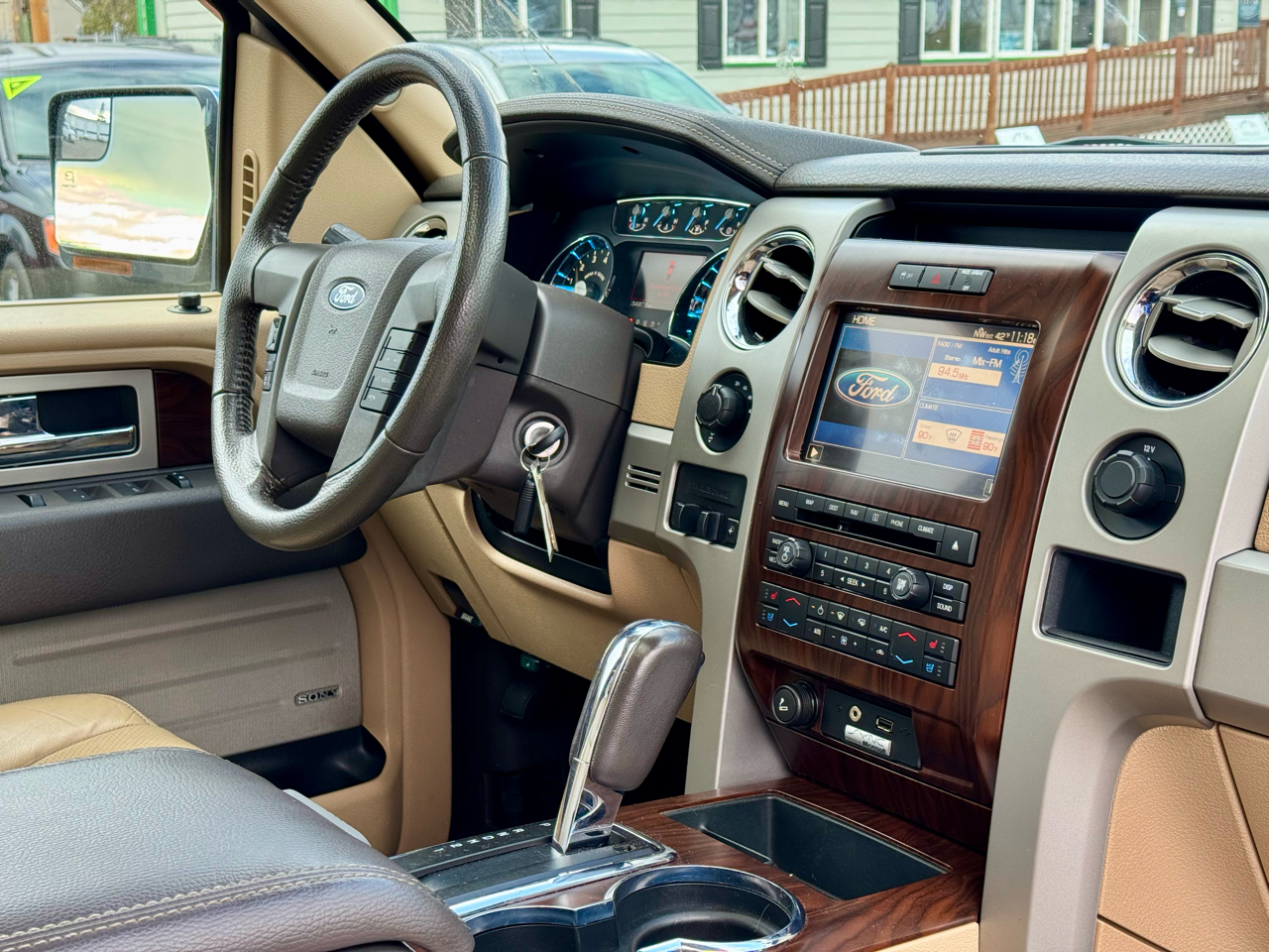 Ford F-150 4WD SuperCrew 145" Lariat 2012