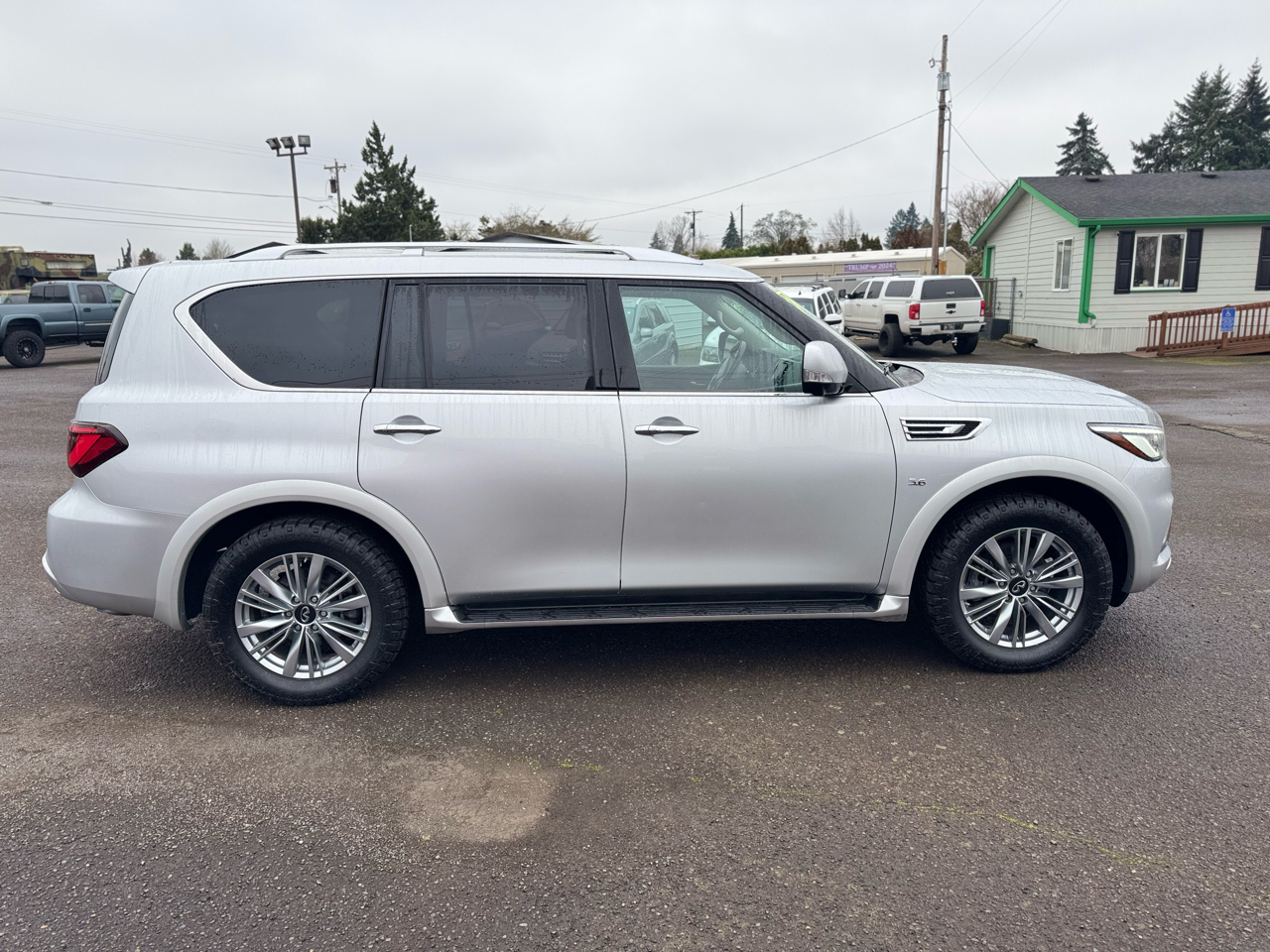 Infiniti QX80 LUXE AWD 2020