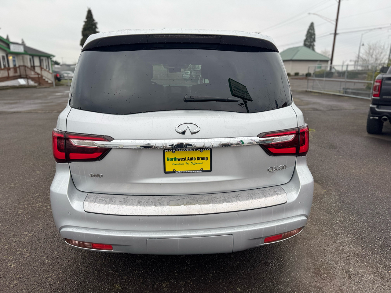 Infiniti QX80 LUXE AWD 2020