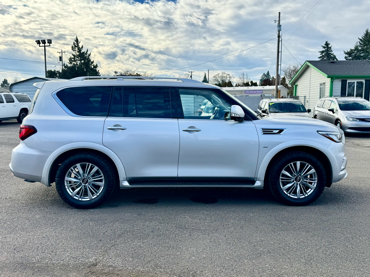 Infiniti QX80 LUXE AWD 2020
