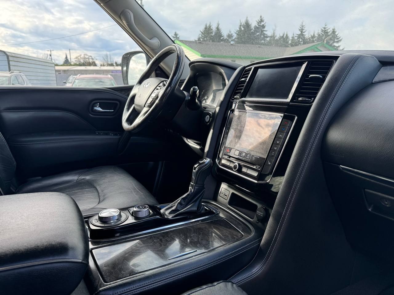 Infiniti QX80 LUXE AWD 2020