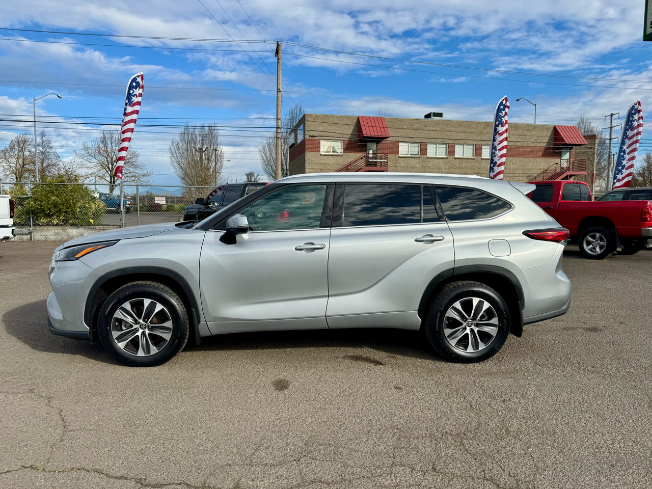 Toyota Highlander XLE AWD (Natl) 2022