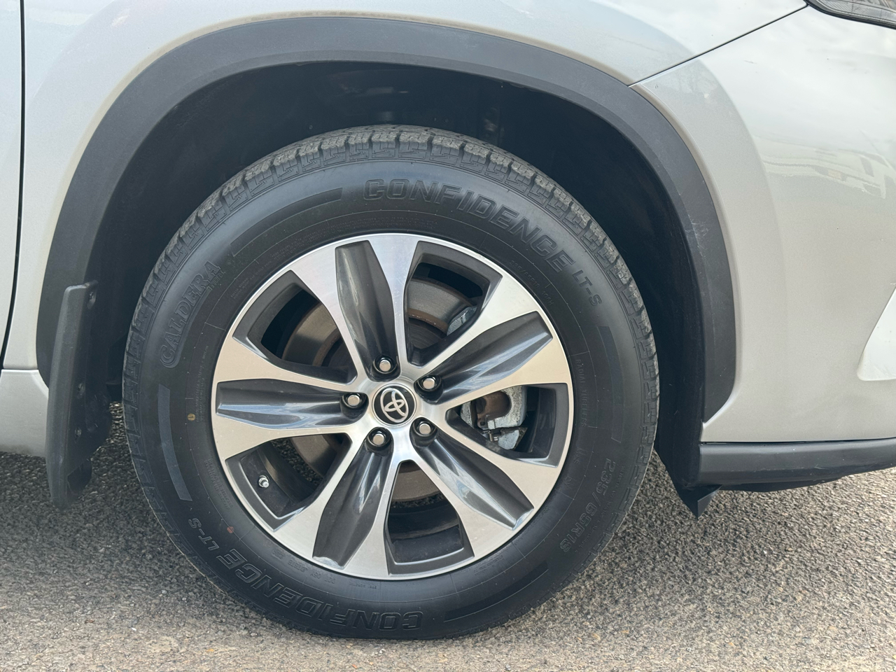 Toyota Highlander XLE AWD (Natl) 2022