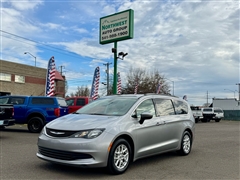 2020 Chrysler Voyager 