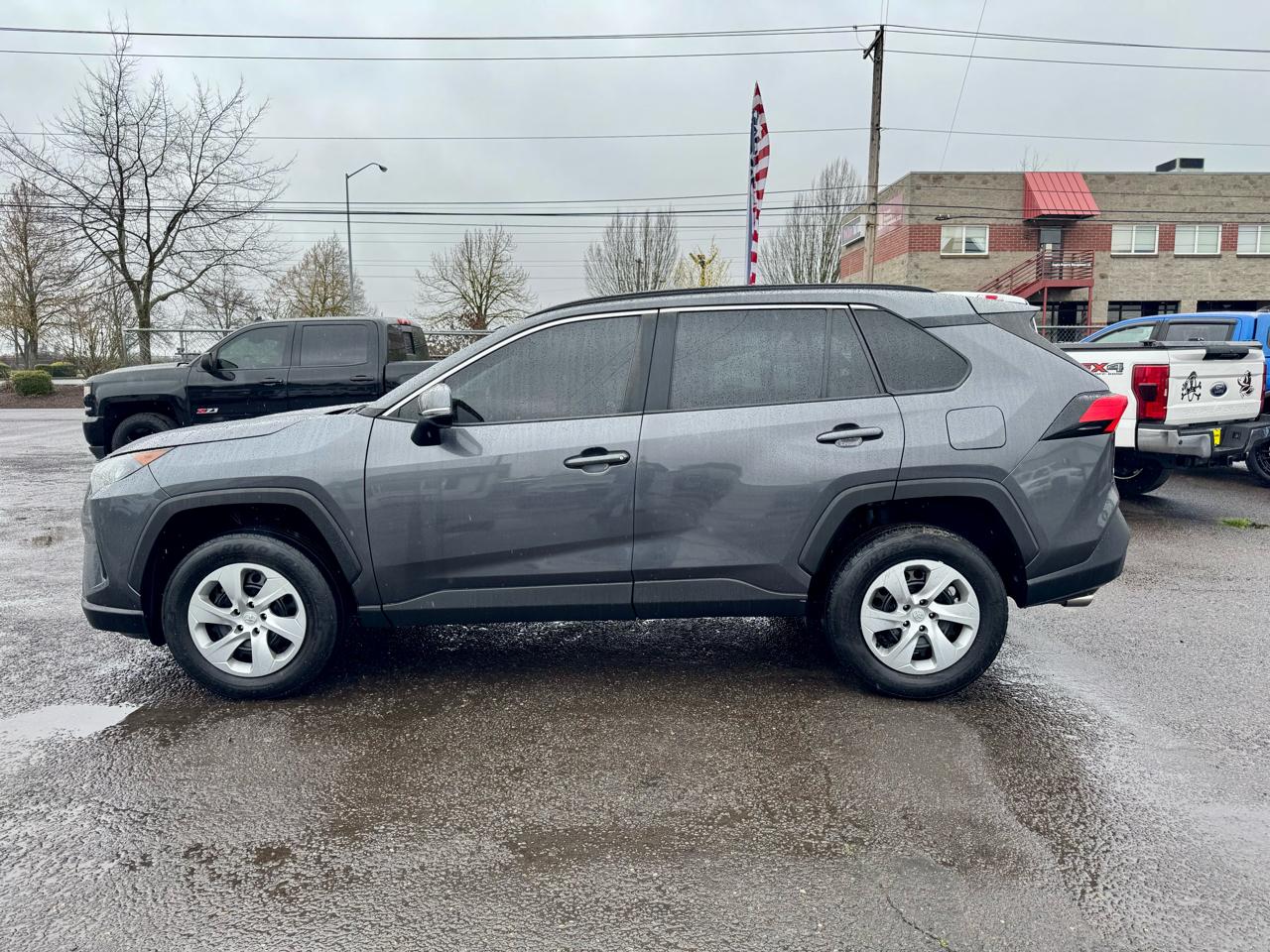 Toyota RAV4 LE AWD (Natl) 2019