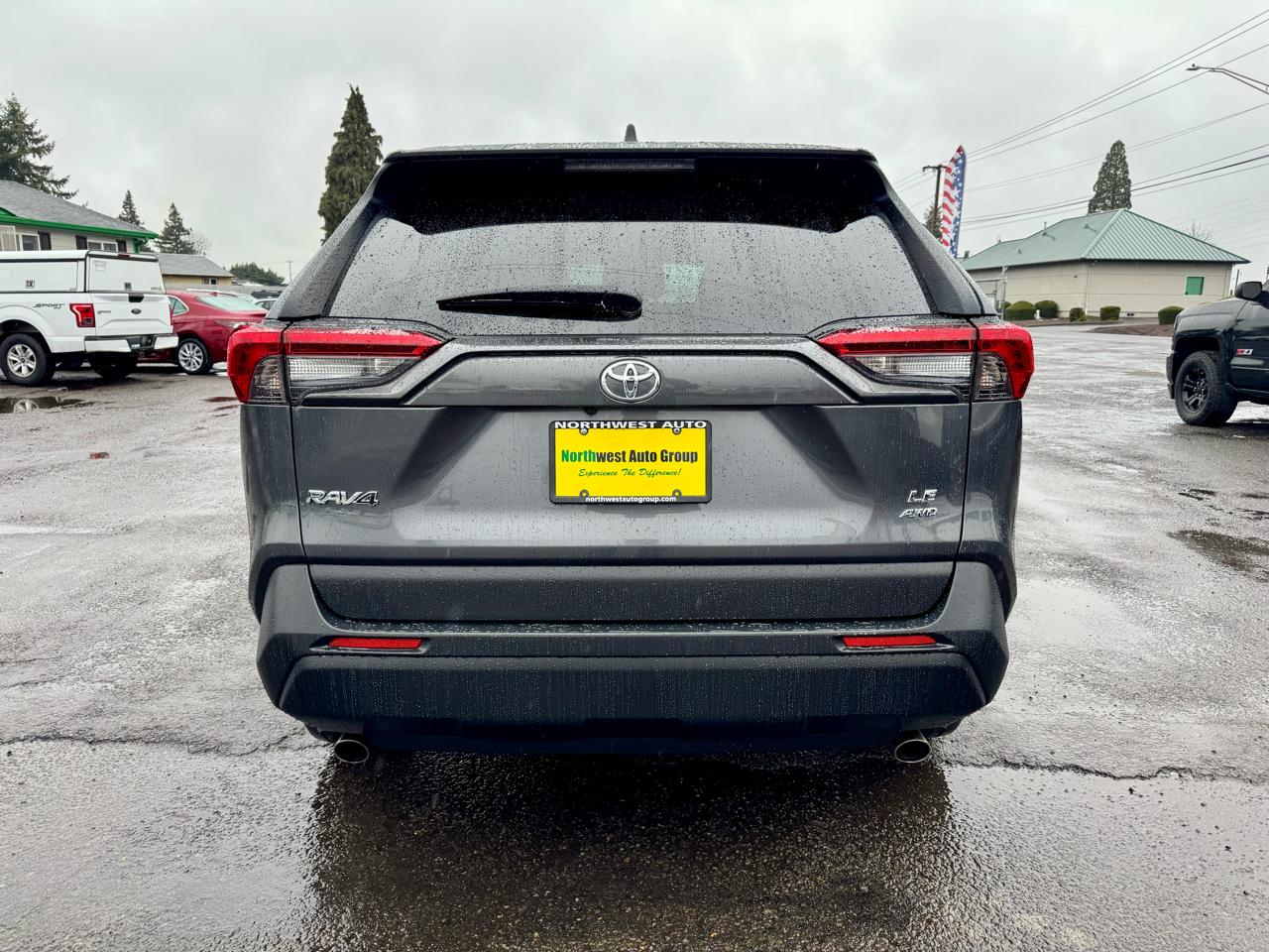 Toyota RAV4 LE AWD (Natl) 2019