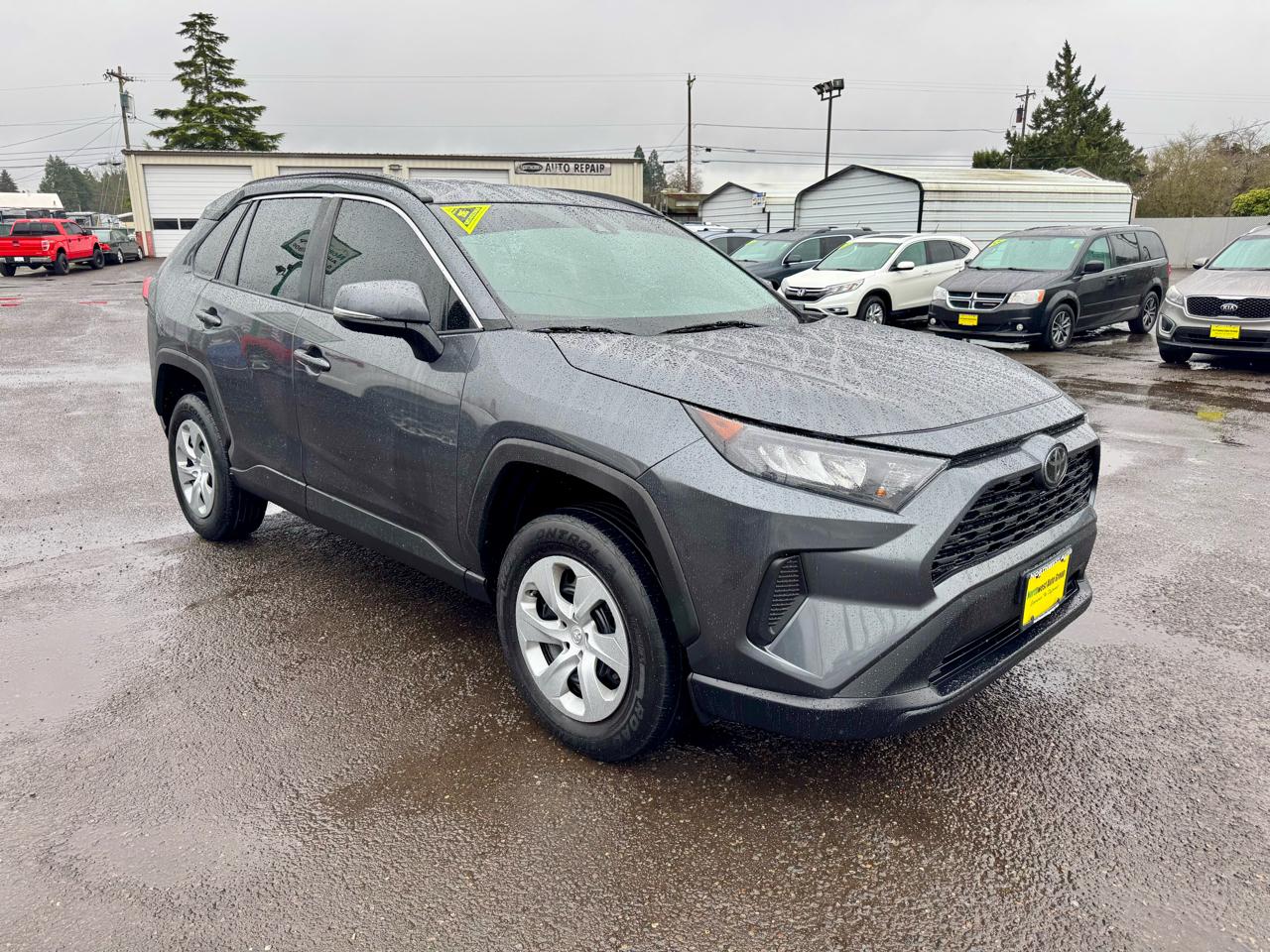 Toyota RAV4 LE AWD (Natl) 2019