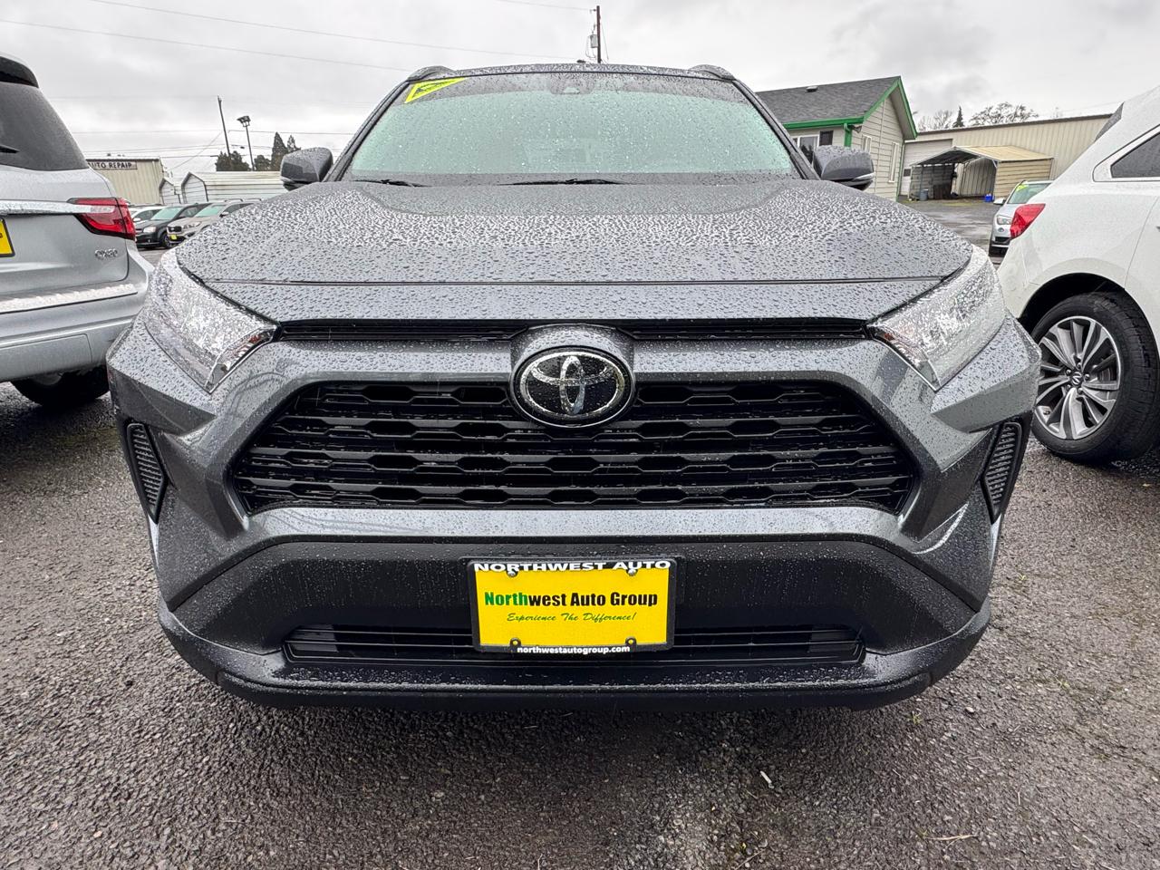 Toyota RAV4 LE AWD (Natl) 2019