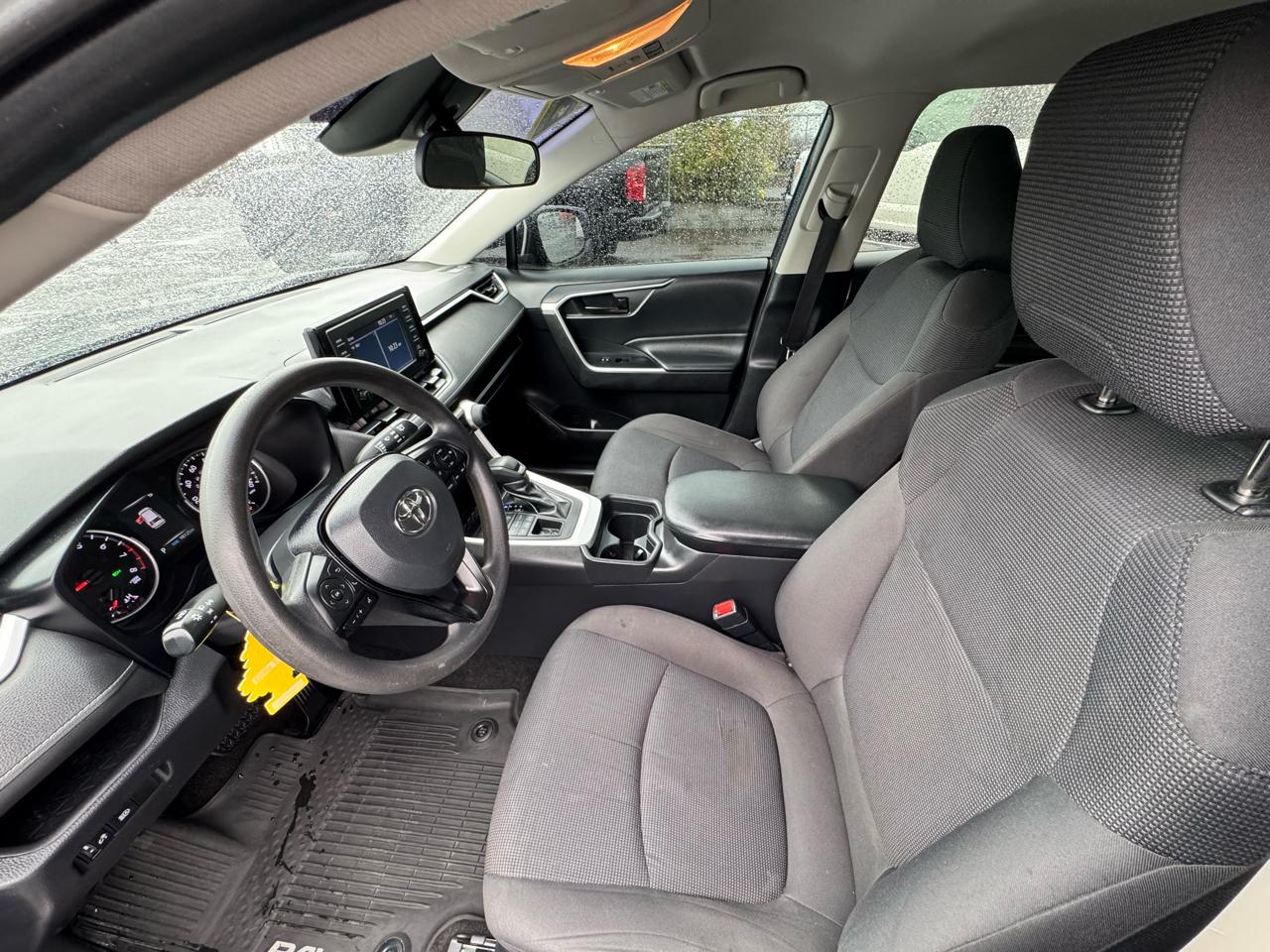 Toyota RAV4 LE AWD (Natl) 2019