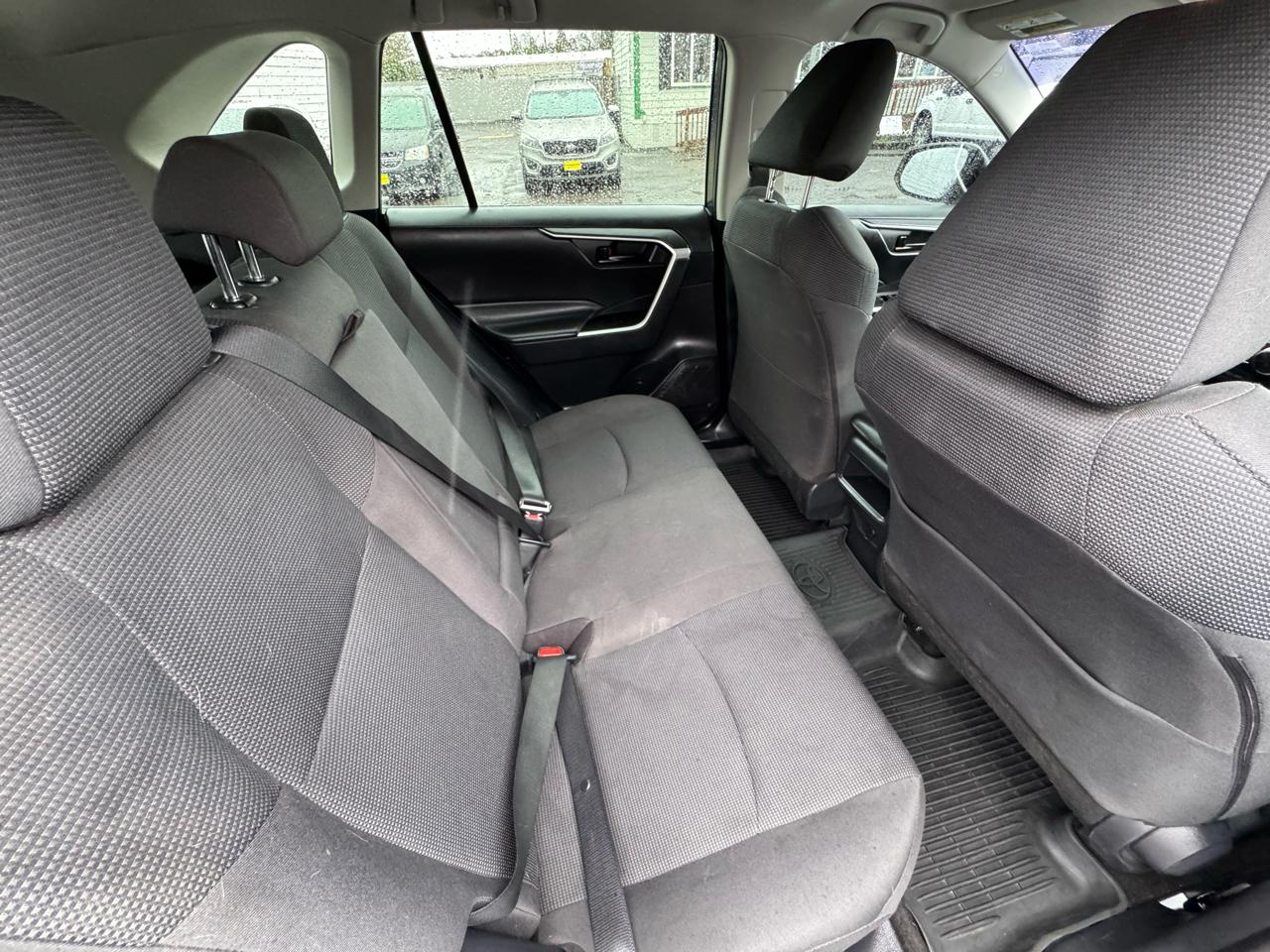 Toyota RAV4 LE AWD (Natl) 2019