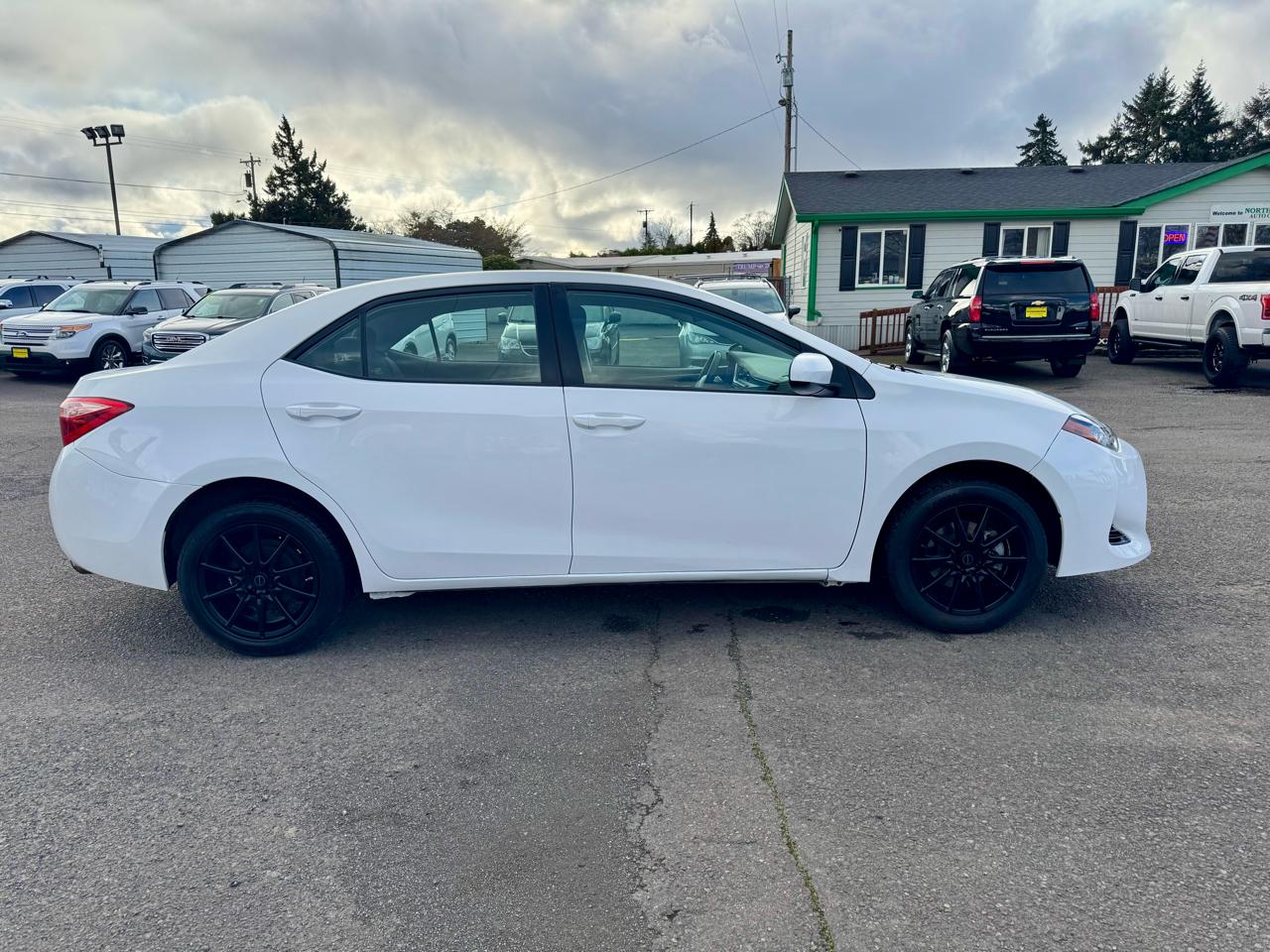 Toyota Corolla 50th Anniversary Special Edition CVT (Natl) 2017