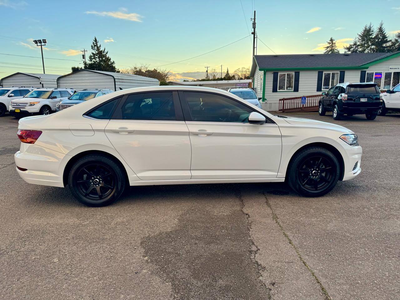 Volkswagen Jetta R-Line Auto w/SULEV 2019