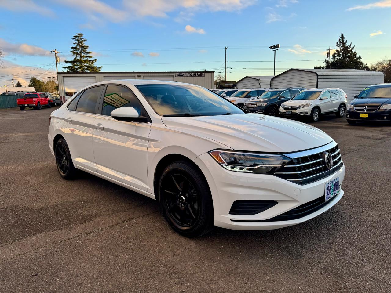 Volkswagen Jetta R-Line Auto w/SULEV 2019