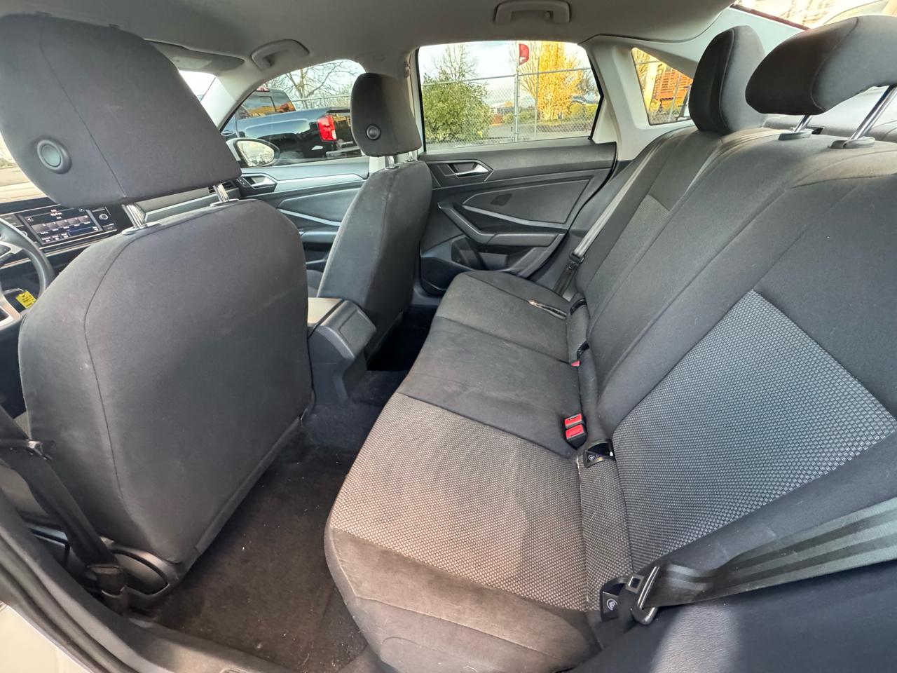 Volkswagen Jetta R-Line Auto w/SULEV 2019