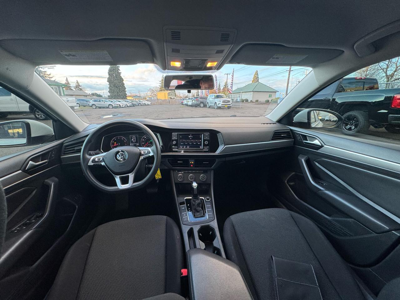 Volkswagen Jetta R-Line Auto w/SULEV 2019