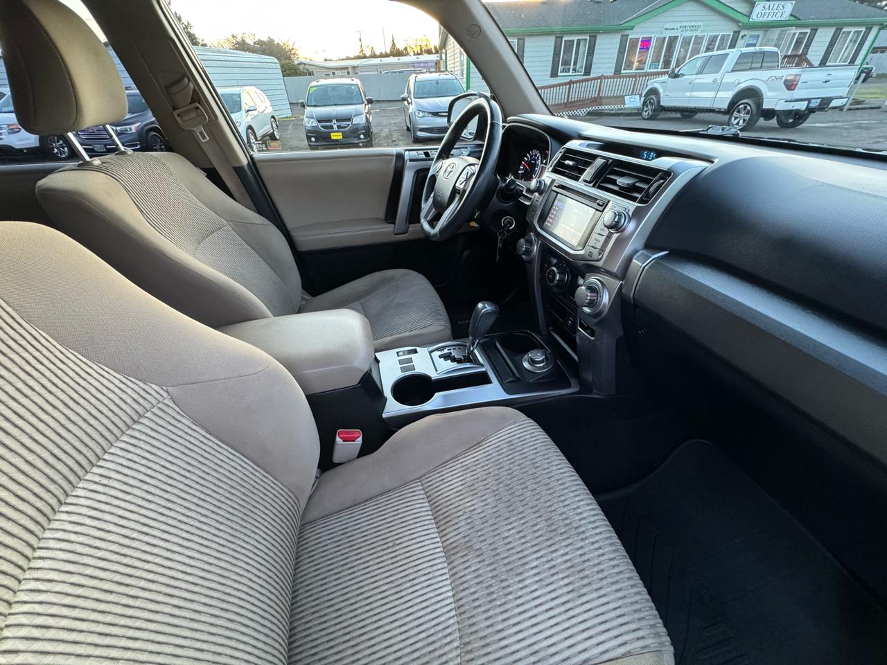 Toyota 4Runner 4dr SR5 Sport V6 Auto 4WD (Natl) 2015