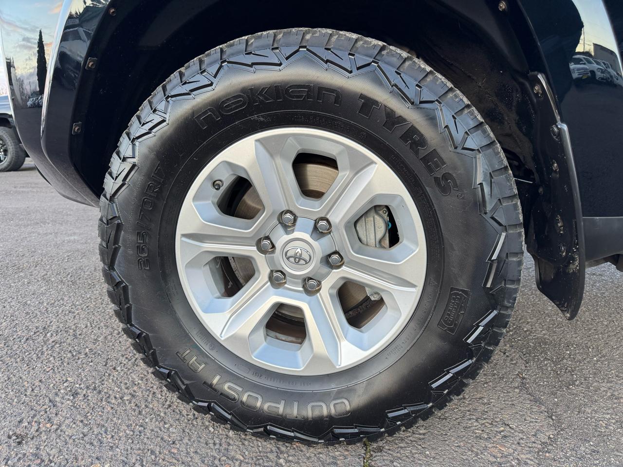 Toyota 4Runner 4dr SR5 Sport V6 Auto 4WD (Natl) 2015