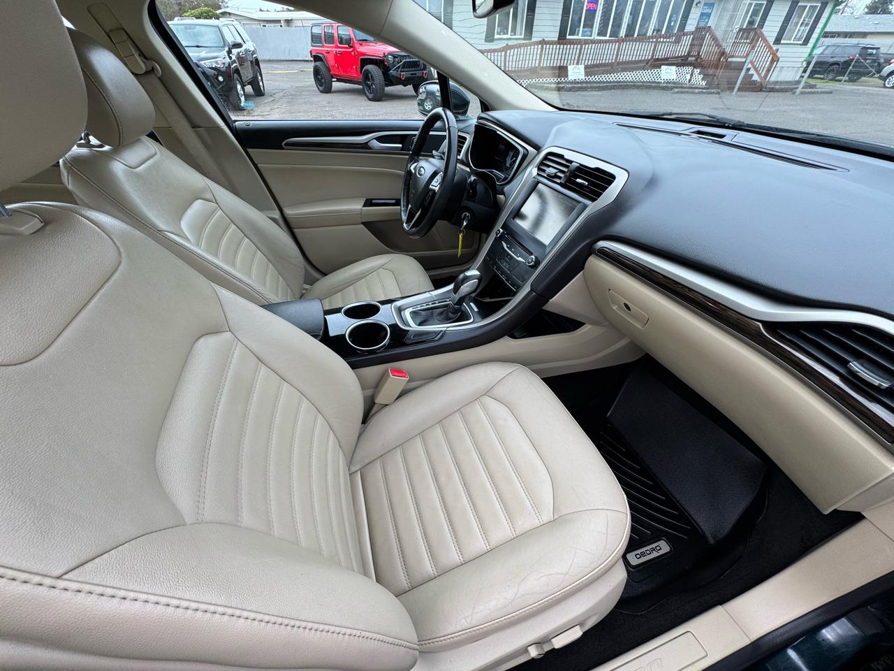 Ford Fusion 4dr Sdn SE FWD 2014