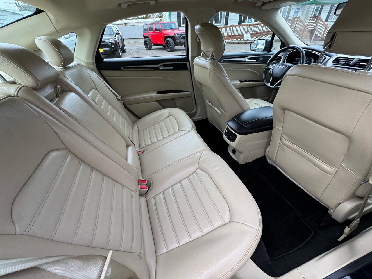 Ford Fusion 4dr Sdn SE FWD 2014