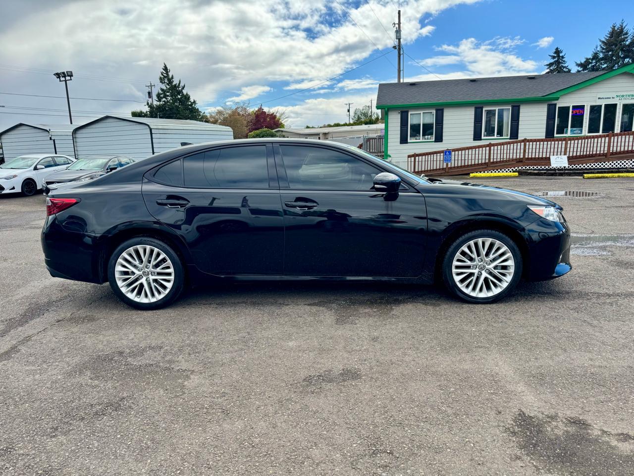 Lexus ES 350 4dr Sdn 2015