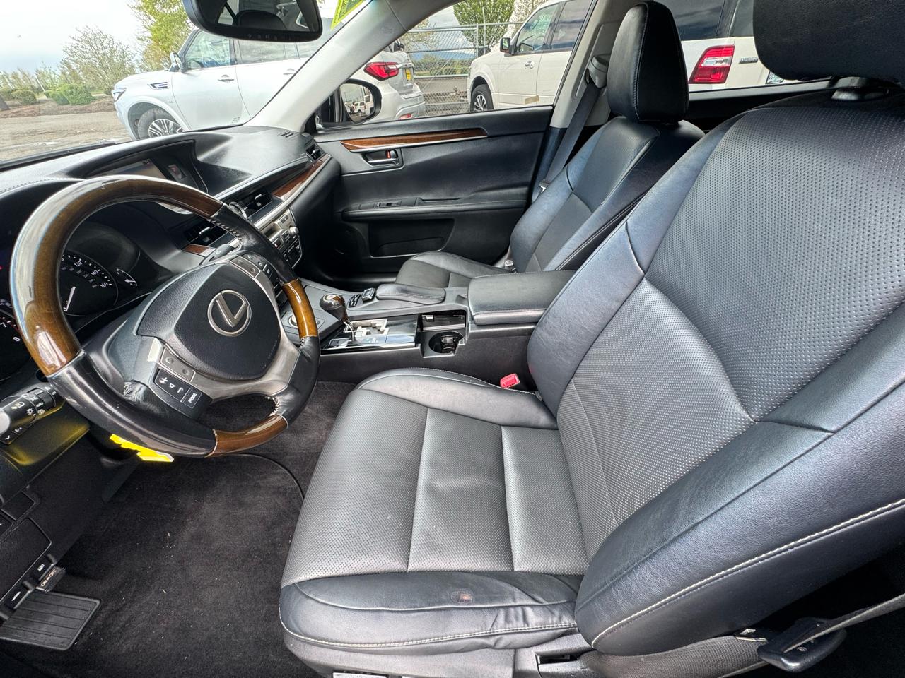 Lexus ES 350 4dr Sdn 2015