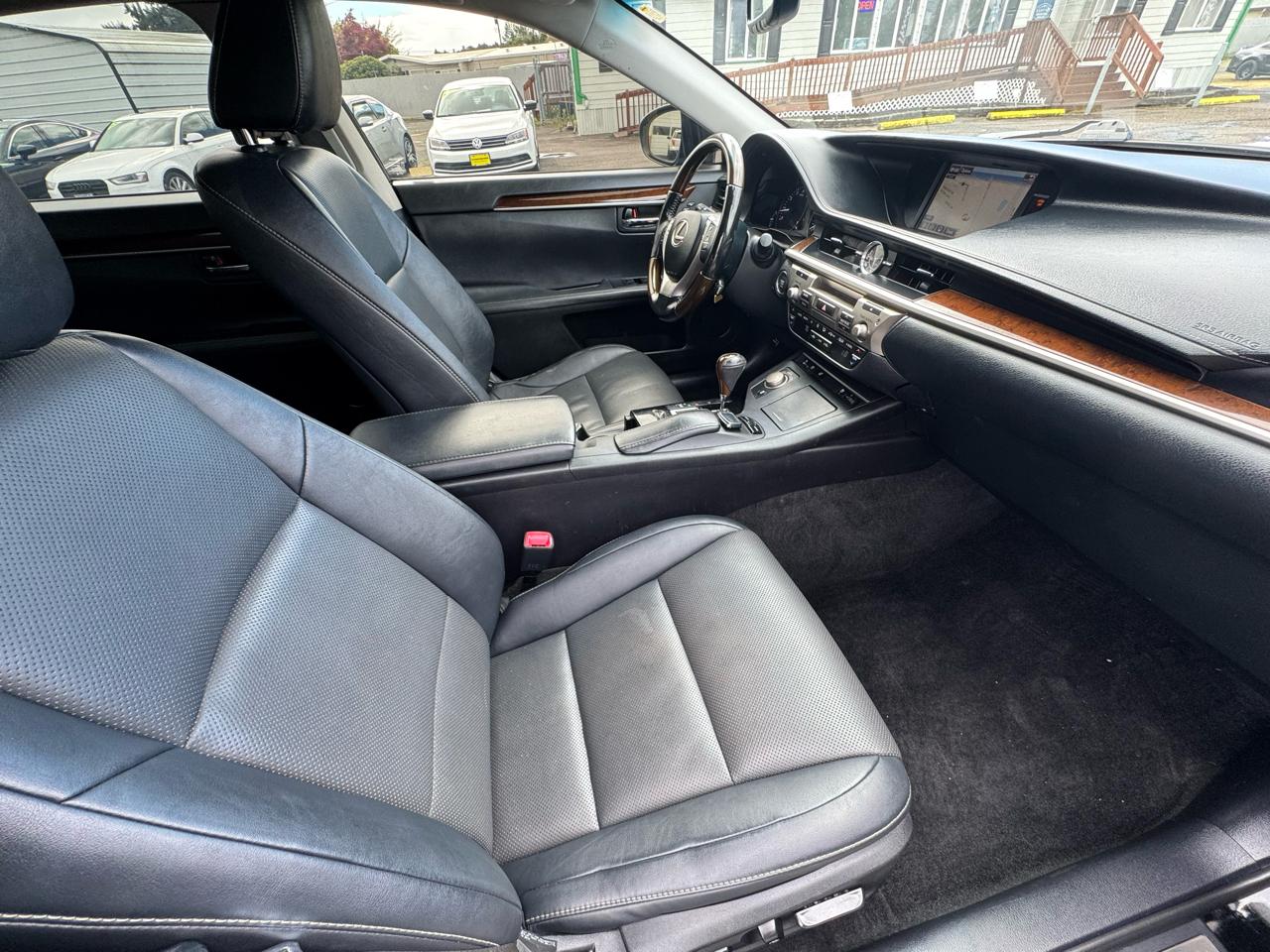 Lexus ES 350 4dr Sdn 2015