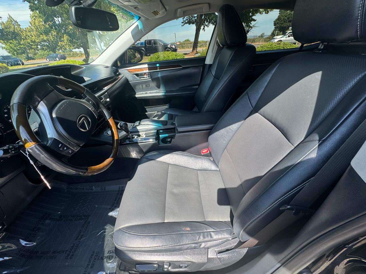 Lexus ES 350 4dr Sdn 2015