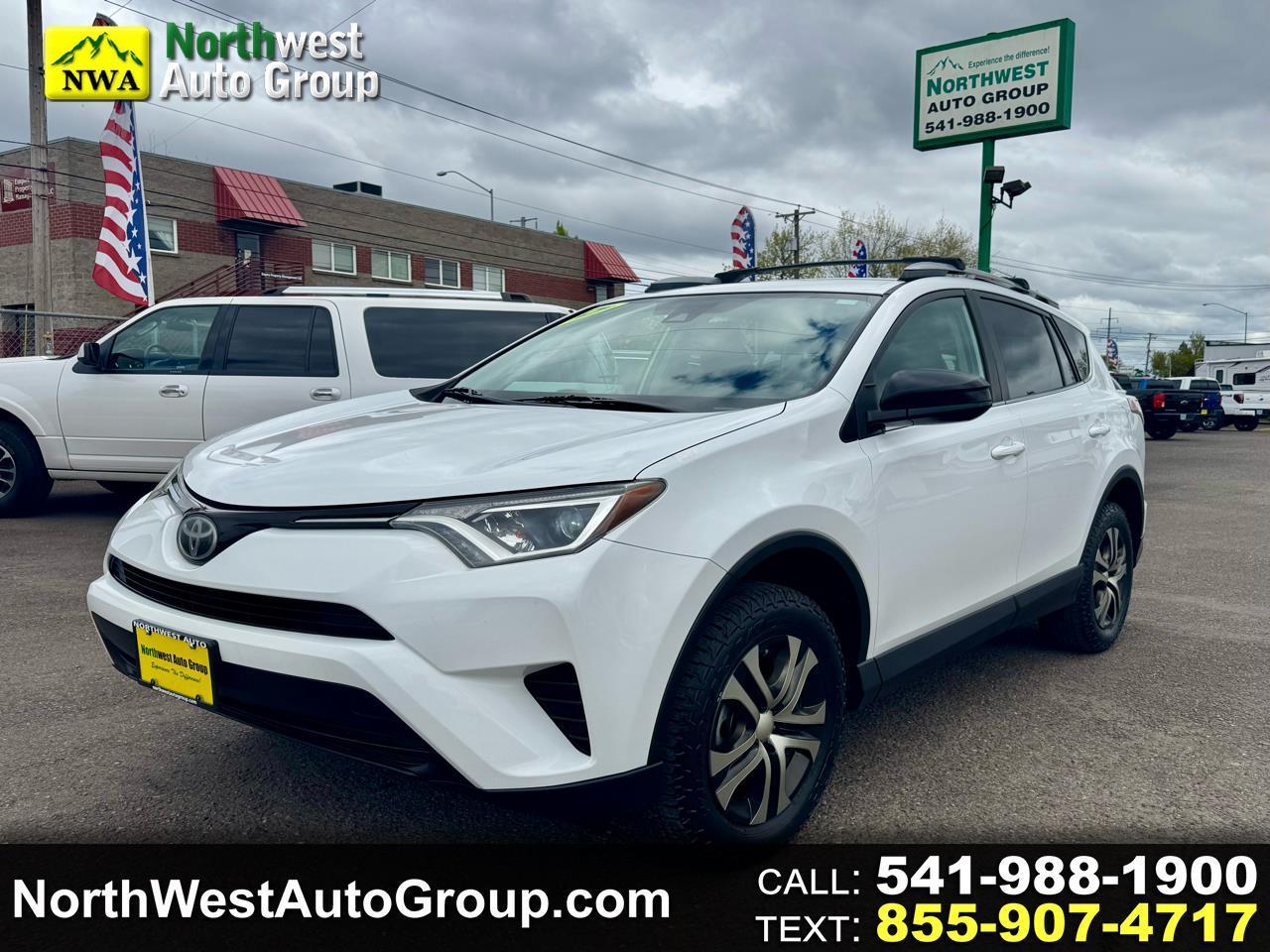 Toyota RAV4 LE AWD (Natl) 2017