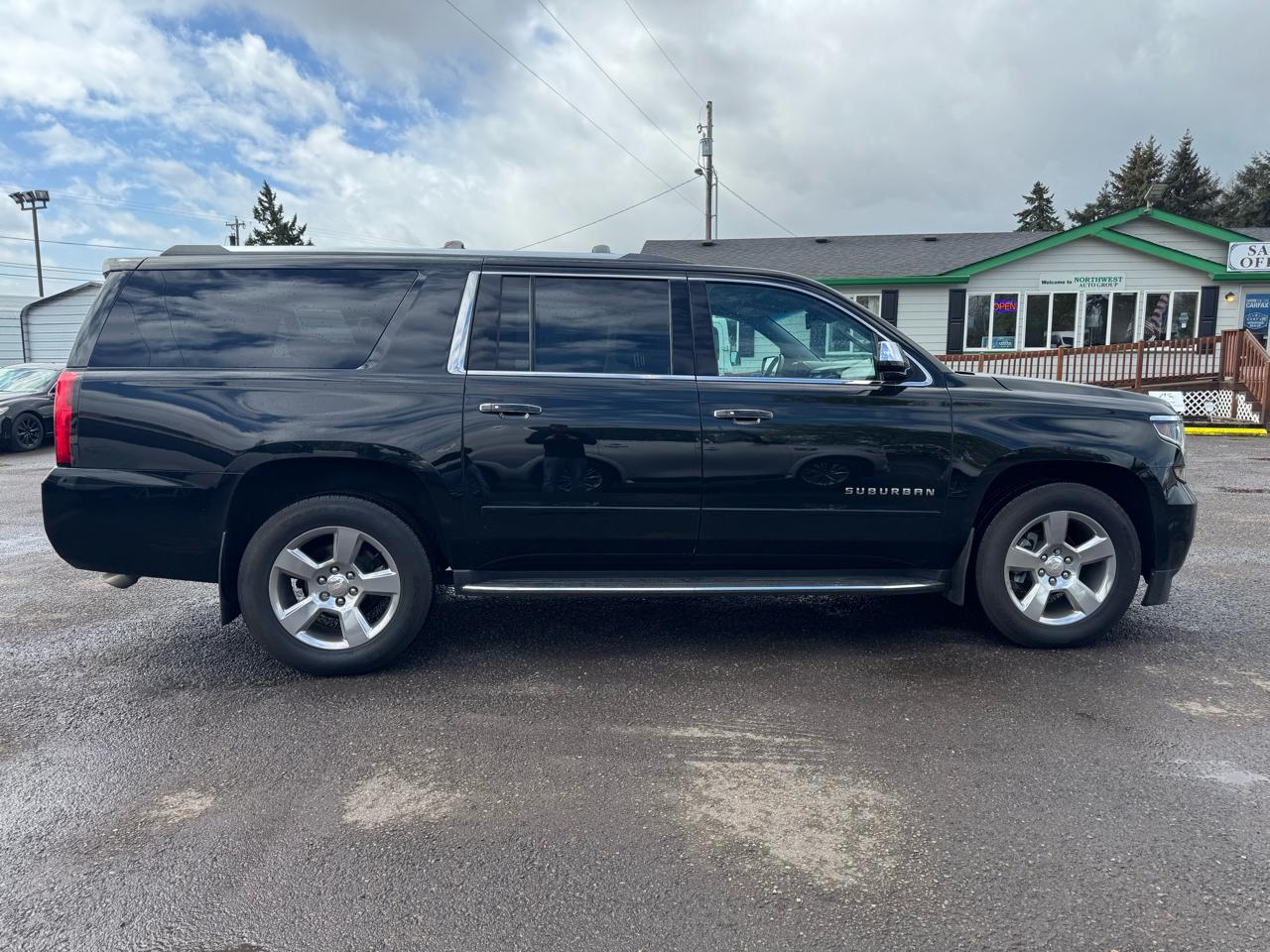 Chevrolet Suburban 4WD 4dr 1500 Premier 2018