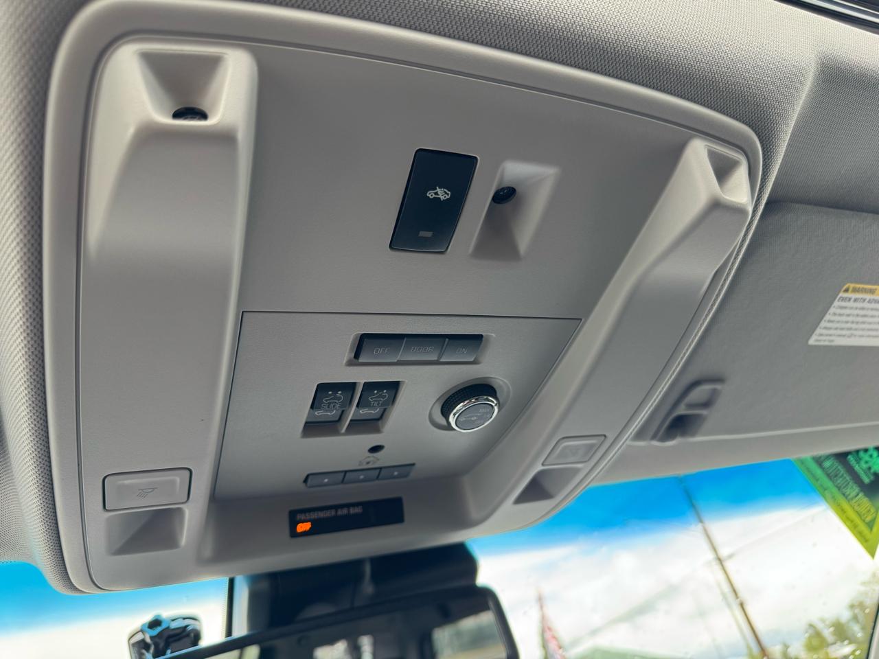 Chevrolet Suburban 4WD 4dr 1500 Premier 2018