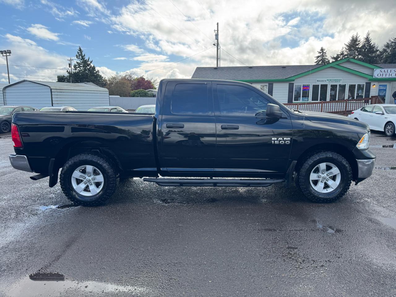 RAM 1500 4WD Quad Cab 140.5" ST 2013