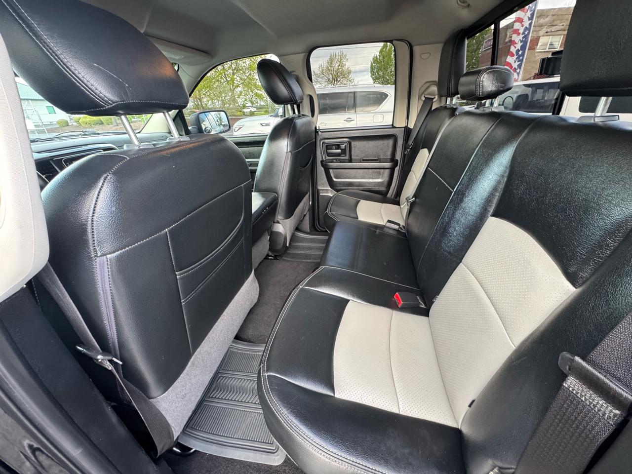 RAM 1500 4WD Quad Cab 140.5" ST 2013