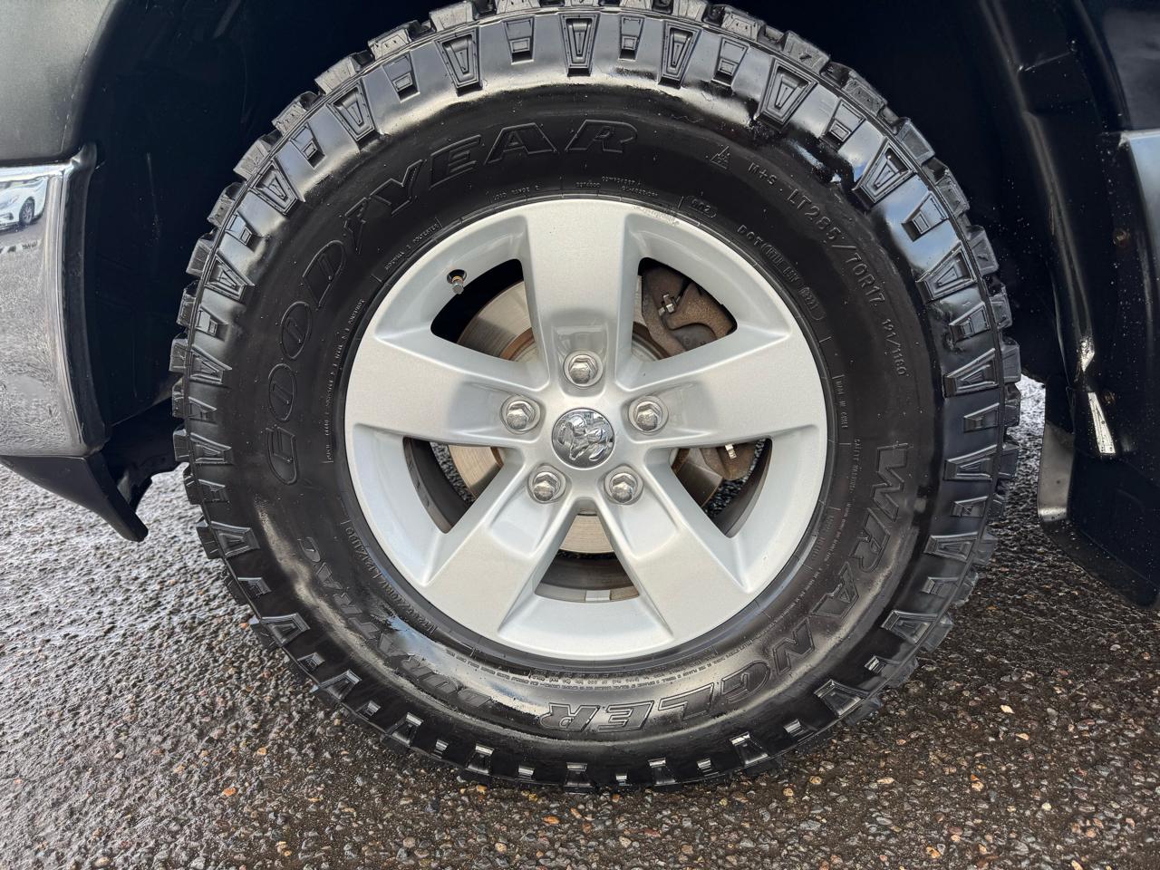 RAM 1500 4WD Quad Cab 140.5" ST 2013