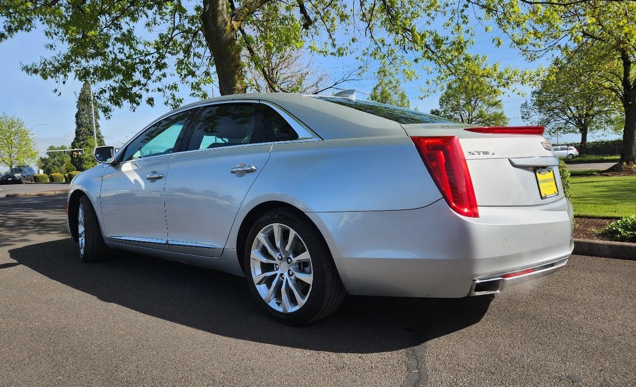 Cadillac XTS 4dr Sdn Luxury Collection AWD 2016
