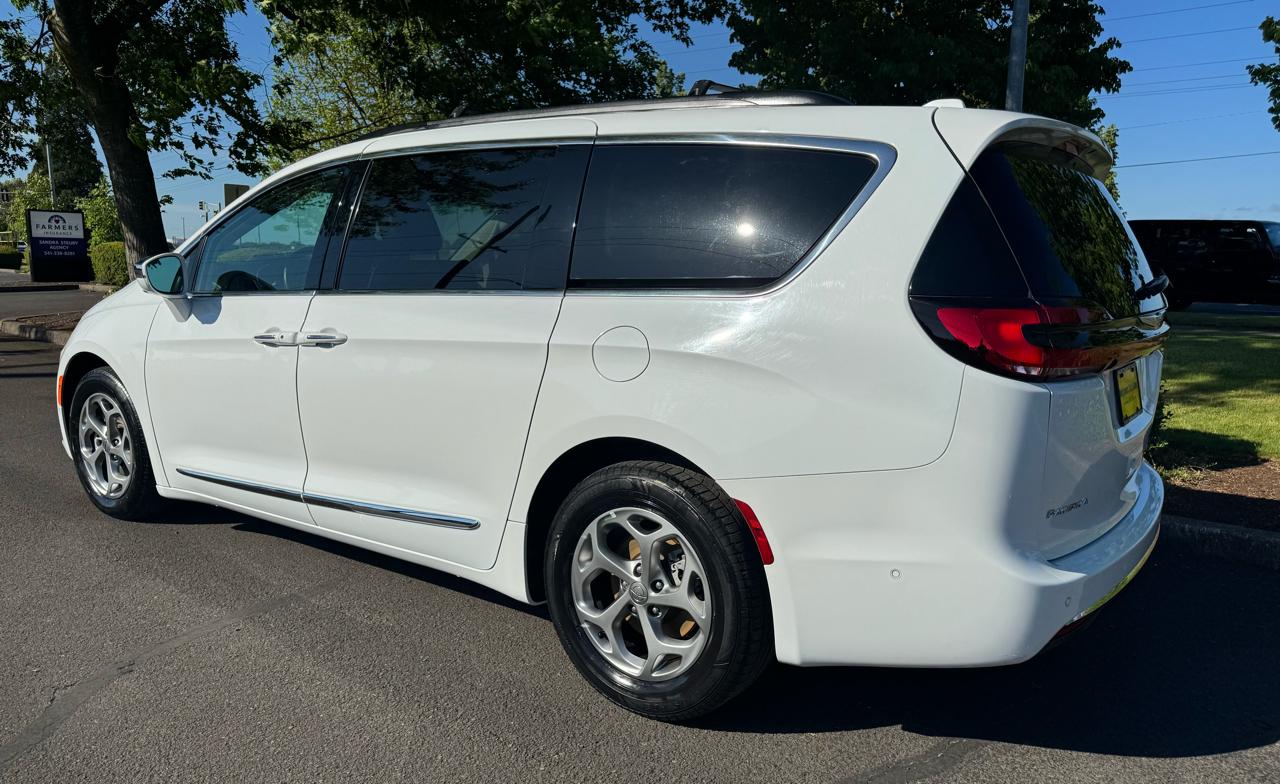 Chrysler Pacifica Limited FWD 2022