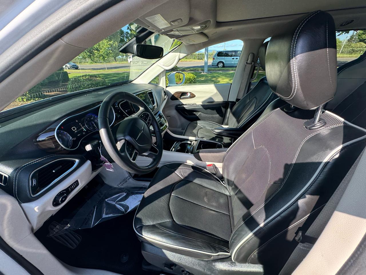 Chrysler Pacifica Limited FWD 2022