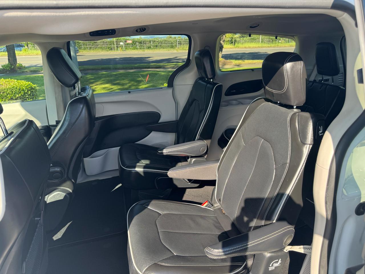 Chrysler Pacifica Limited FWD 2022