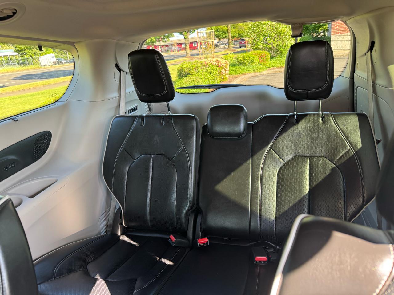 Chrysler Pacifica Limited FWD 2022
