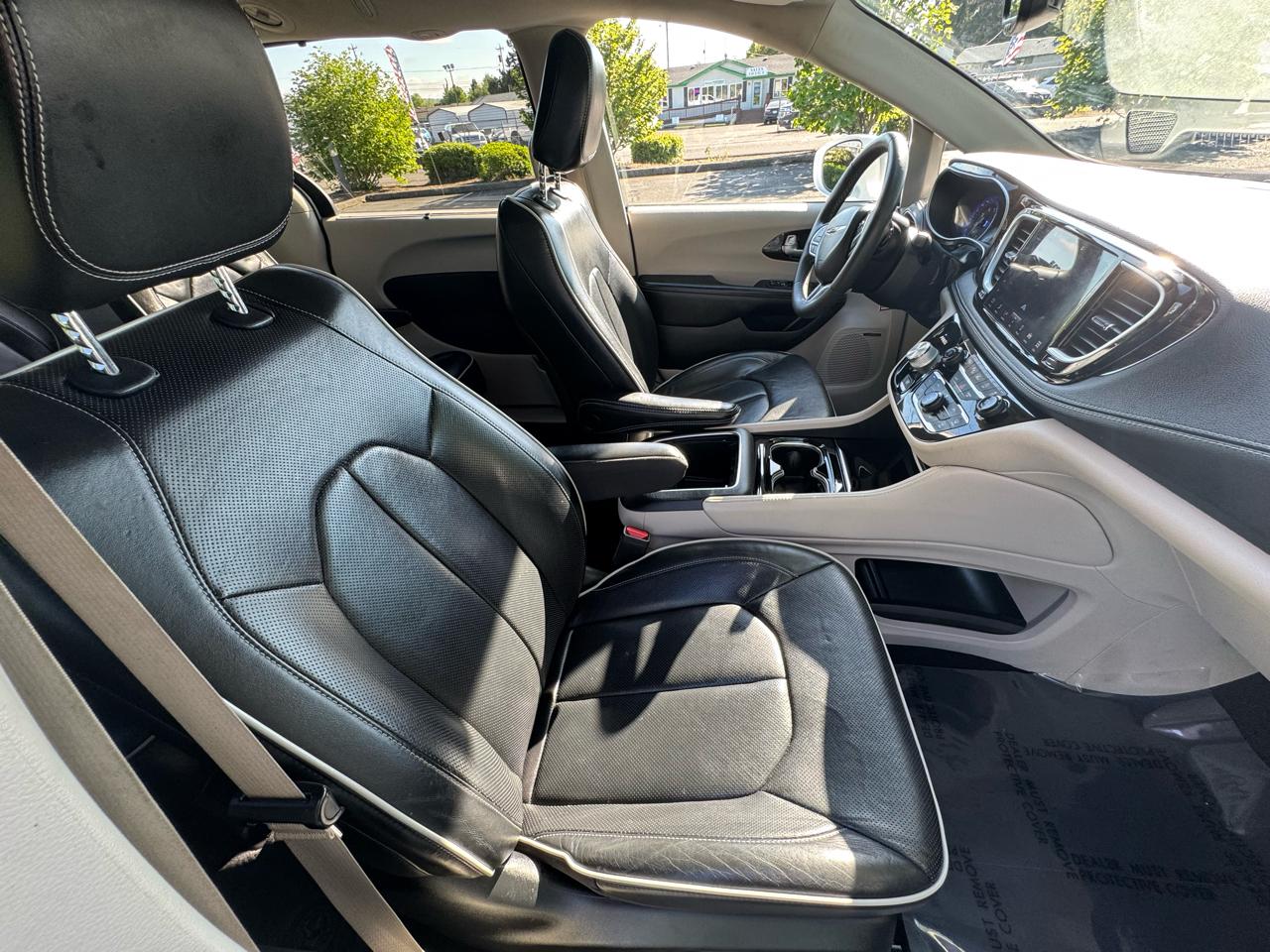 Chrysler Pacifica Limited FWD 2022