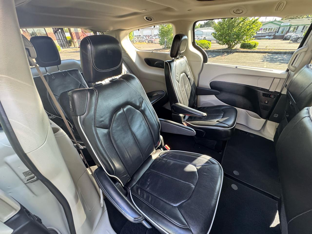 Chrysler Pacifica Limited FWD 2022