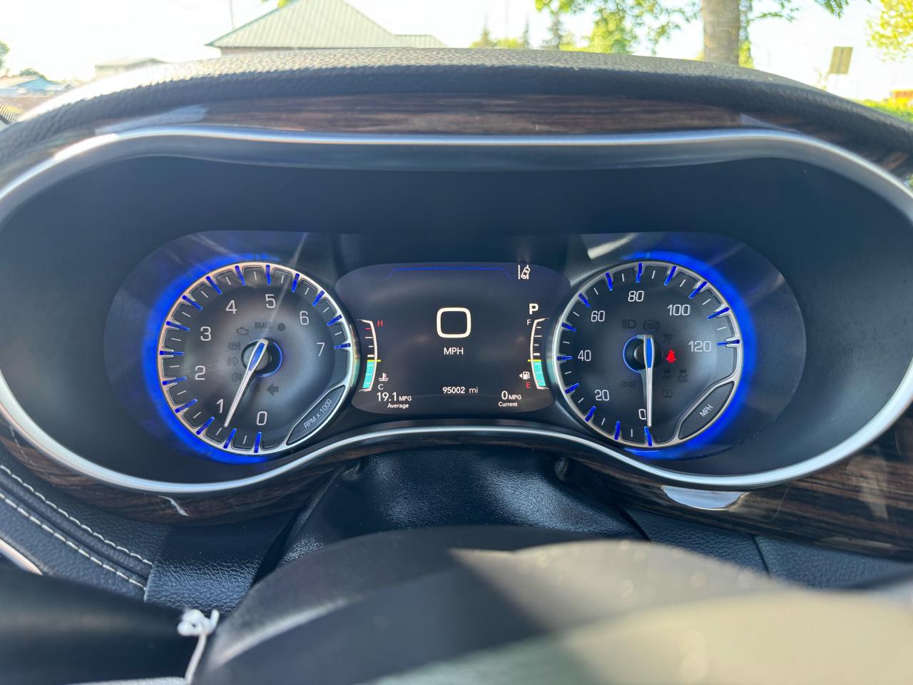 Chrysler Pacifica Limited FWD 2022