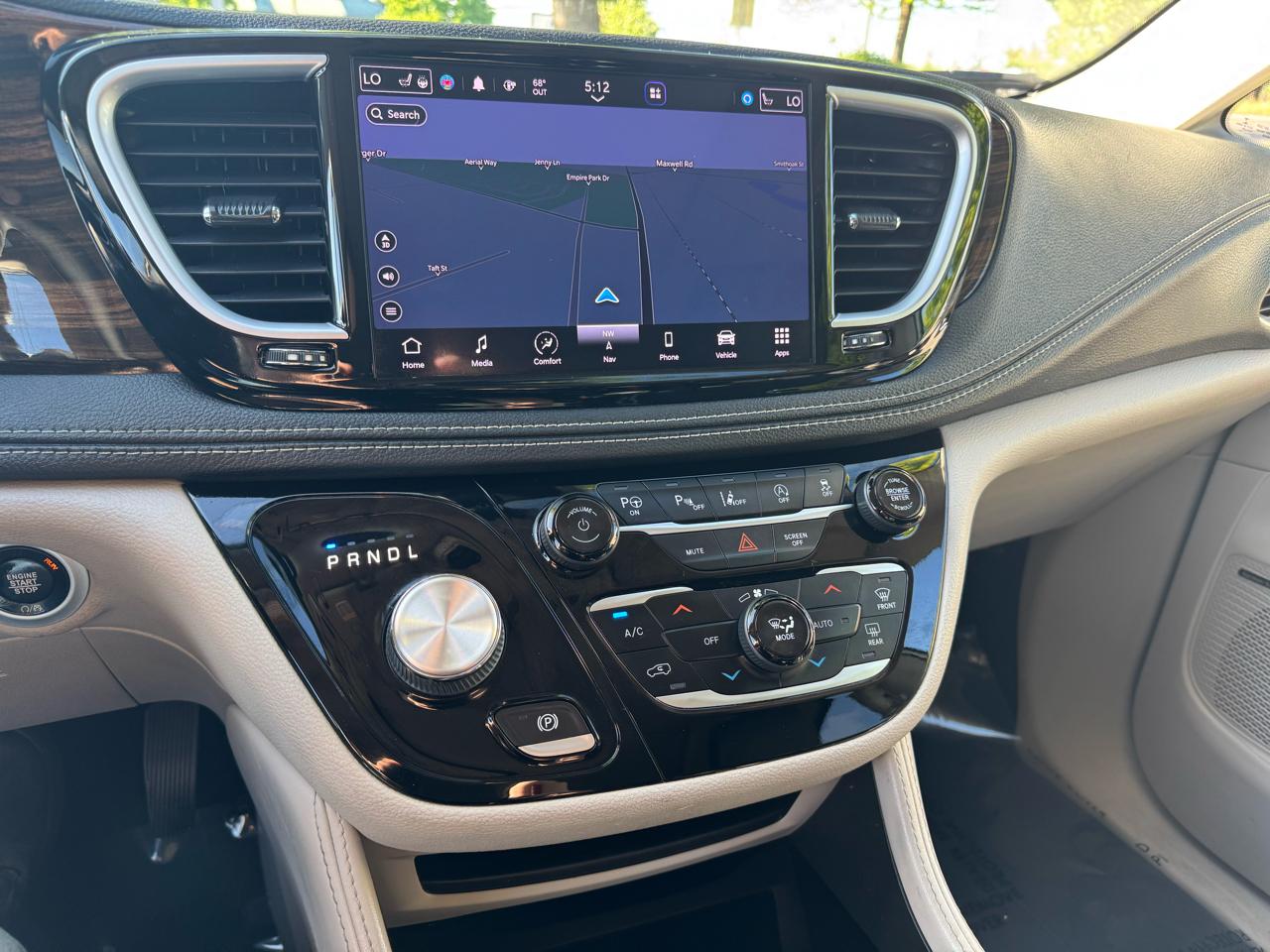 Chrysler Pacifica Limited FWD 2022